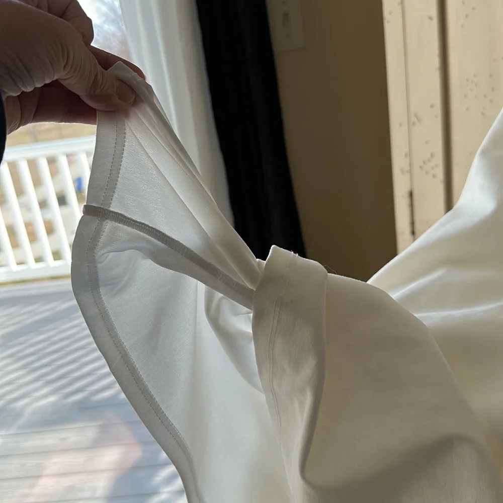 🌸🩵GORGEOUS!!! WHITE~ OFF OR ON THE SHOULDERS…LULUS DRESS SIZE MEDIUM - Picture 3 of 14